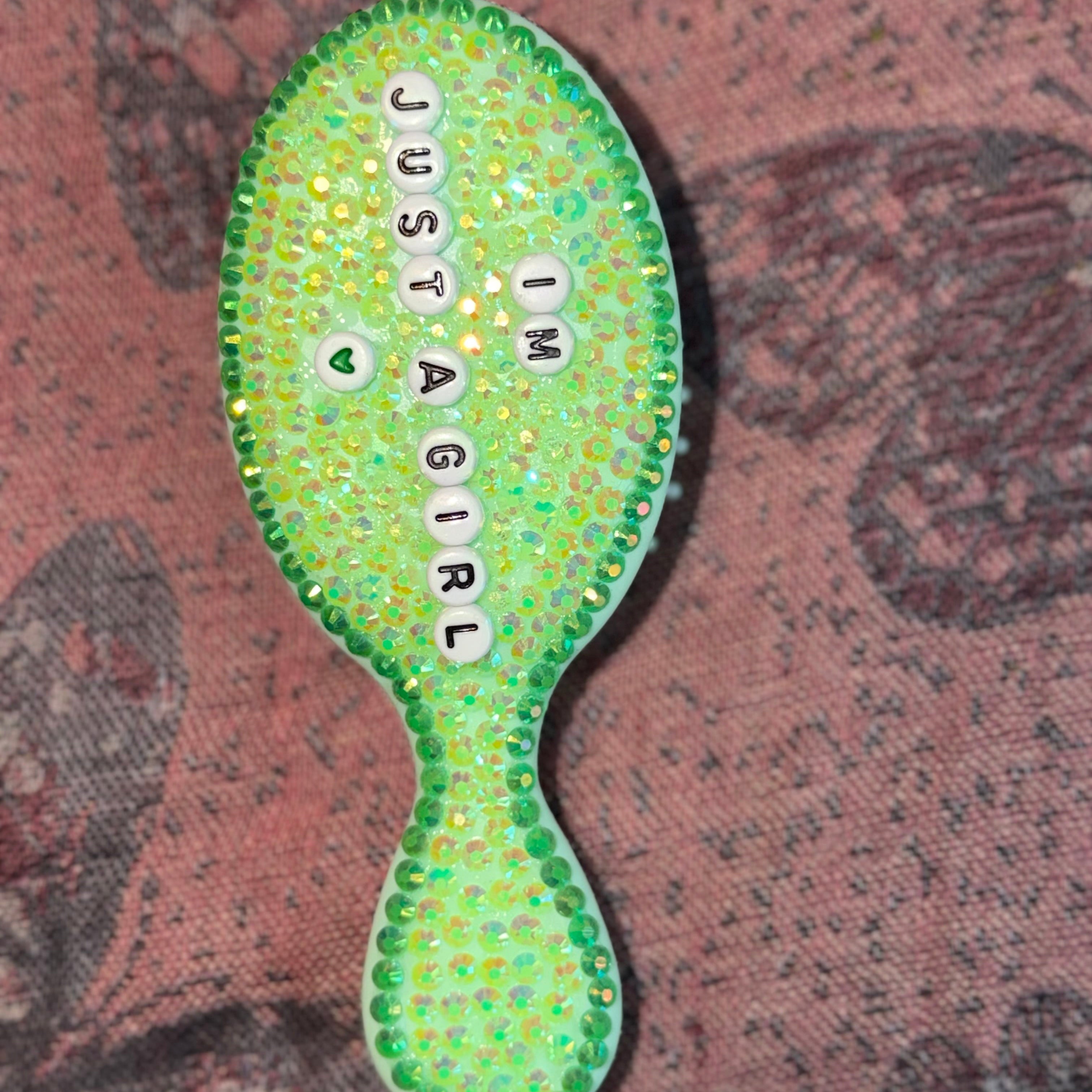Pixie Glow Mini Brush - I’m Just a Girl💚✨🤷🏽‍♀️