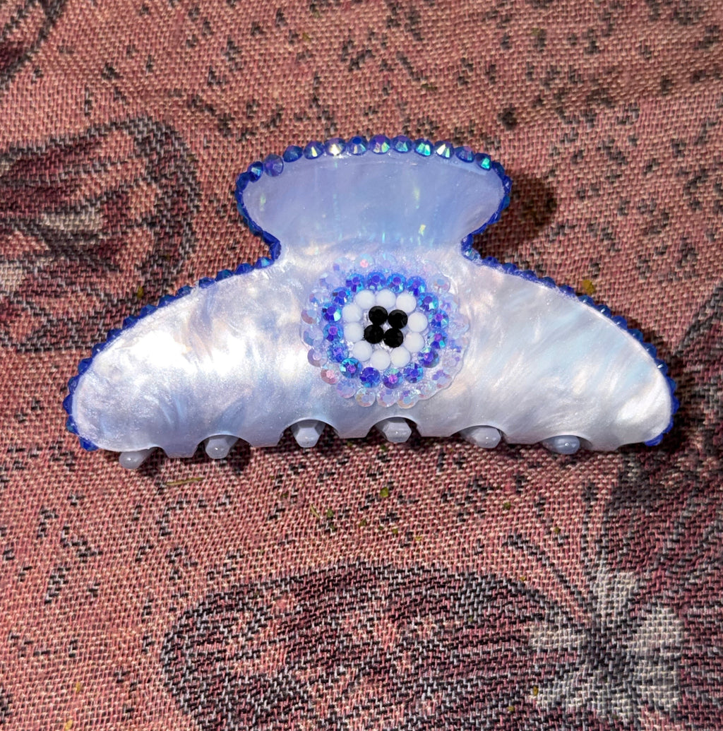 Protective Aura Claw Clip 🧿