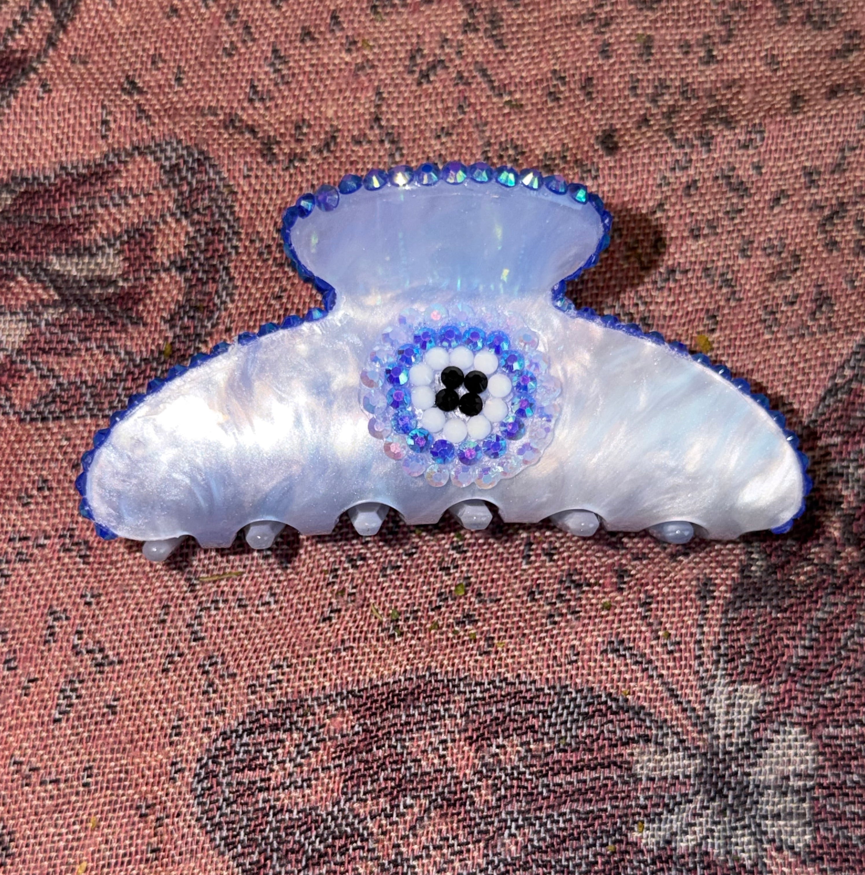 Protective Aura Claw Clip 🧿